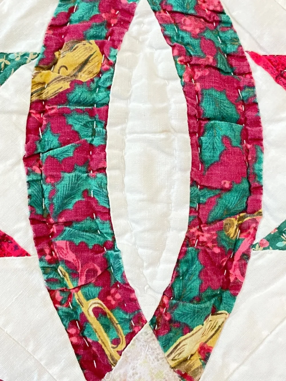Handmade Double Wedding Ring Country Star Red Green Cream Lap Quilt Wall Hanging